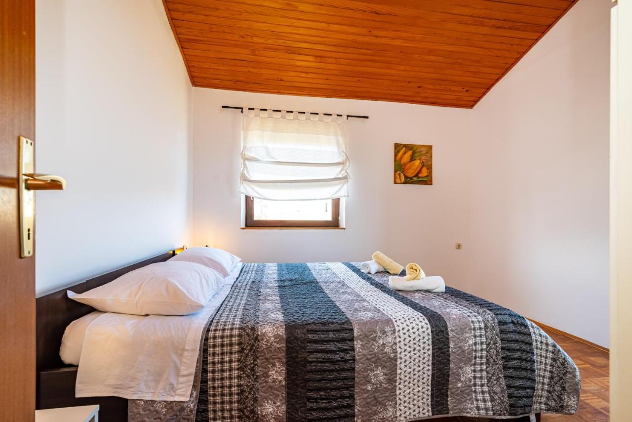 Apartment Sea And Mountain With Pool Novigrad (Dalmatia) Quarto foto