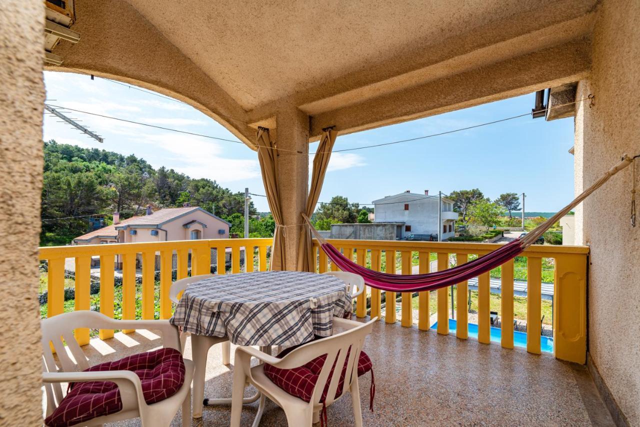 Apartment Sea And Mountain With Pool Novigrad (Dalmatia) Quarto foto