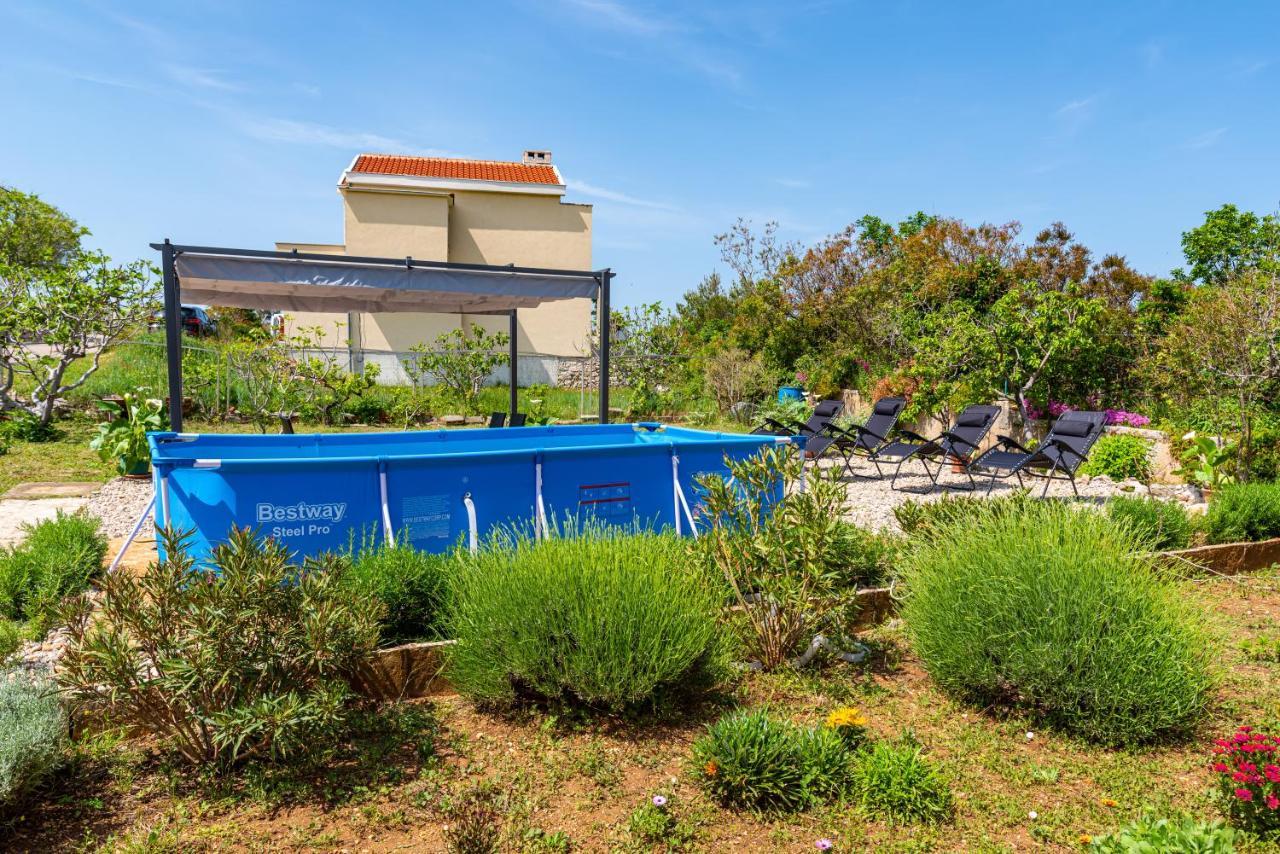 Apartment Sea And Mountain With Pool Novigrad (Dalmatia) Exterior foto