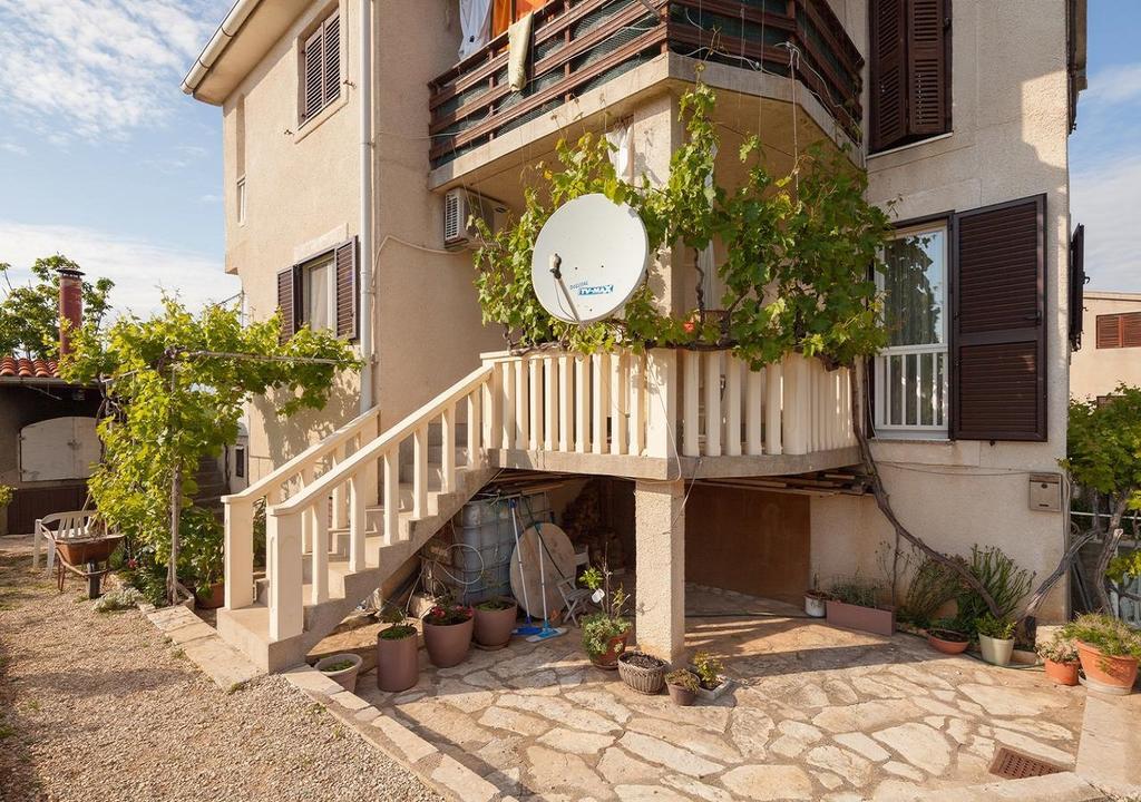 Apartment Sea And Mountain With Pool Novigrad (Dalmatia) Exterior foto